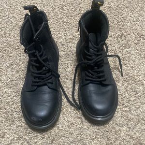 Girls doc Martin boots
